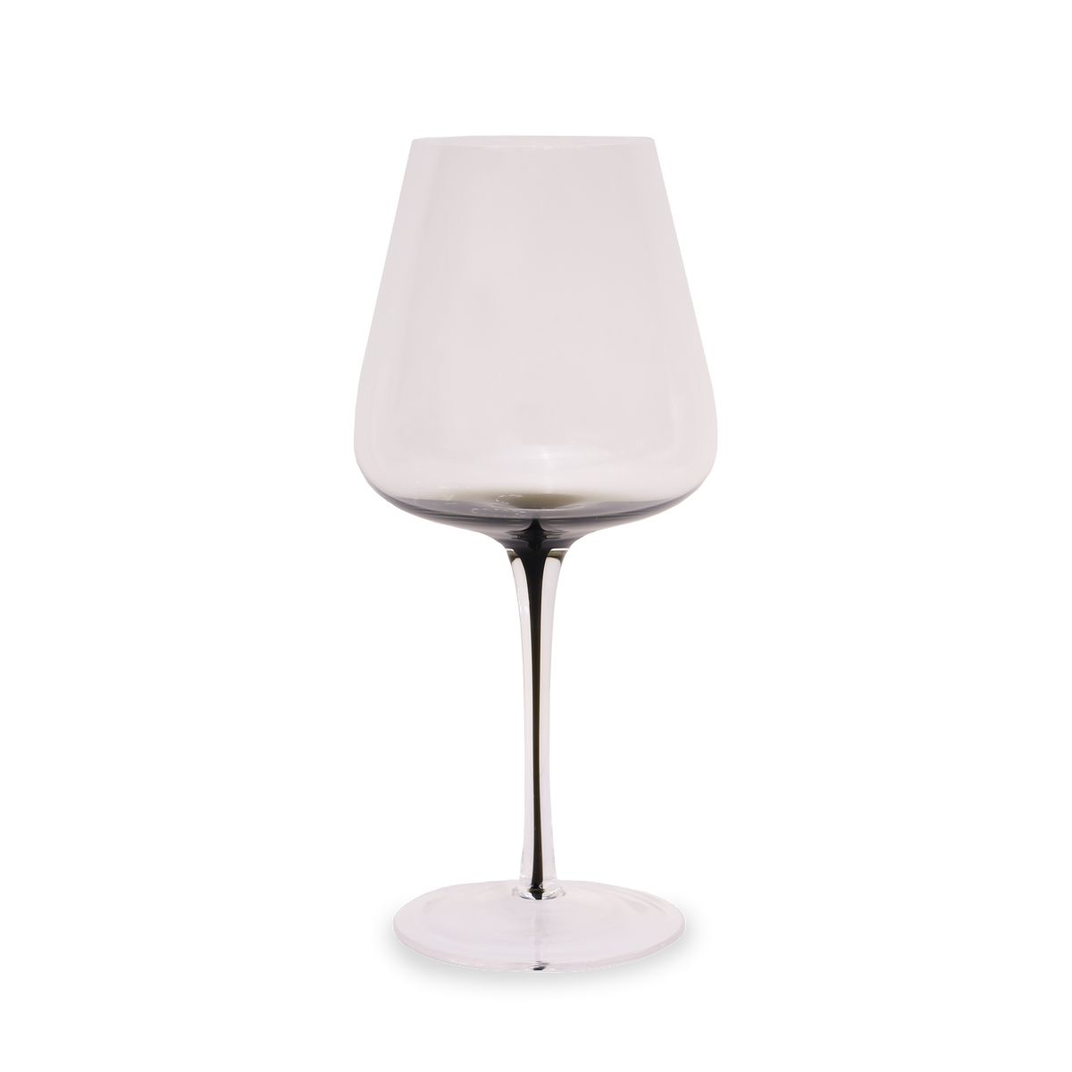 Copas de vino tinto con tallo de humo